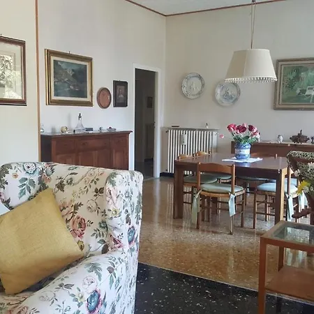 Elena Villa