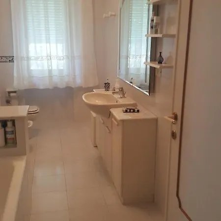 Elena Villa