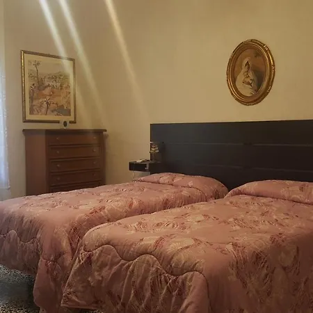 Elena Villa